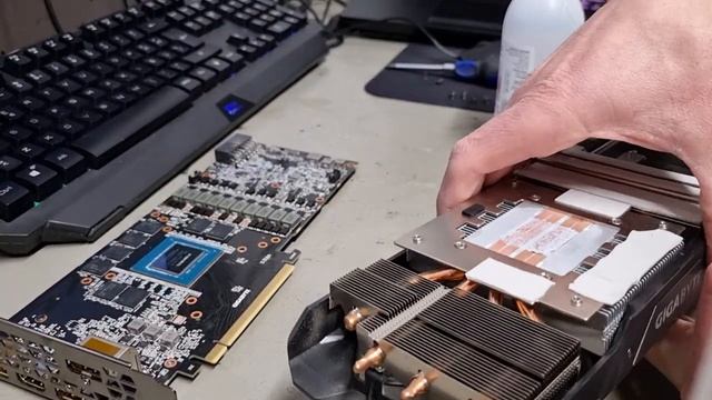 Como limpiar tu Tarjeta Gráfica / Cambio de Pasta Térmica. Modelo expuesto GIGABYTE RTX 2070 OC смотреть онлайн
