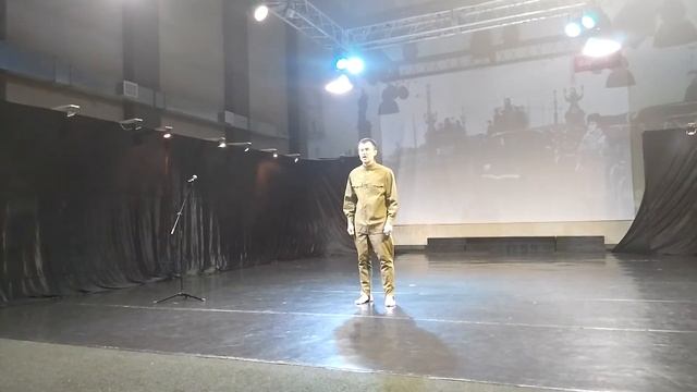 Страна читающая — Юрий Лазарев читает произведение «Горят города по пути этих полчищ» К. М. Симонов смотреть онлайн