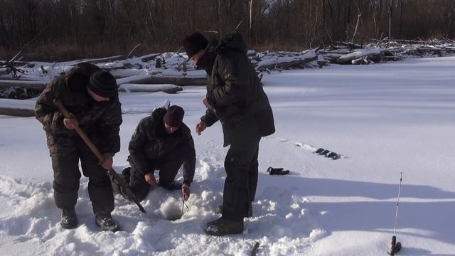Рыбалка на ленка и тайменя - зимой смотреть онлайн