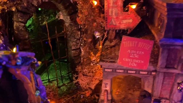 Spooky Village,by night, Halloween, lemax setup. смотреть онлайн