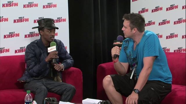 KIIS-FM's Wango Tango 2012: K'Naan Interview смотреть онлайн