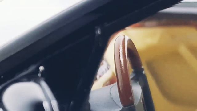 1/18 Mercedes Benz's 612 bhp S65 AMG W220 by Ottomobile Unboxed смотреть онлайн