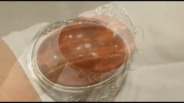 бычий глаз, красная яшма и кахолонг смотреть онлайн