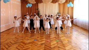 Танец "Аист на крыше". ДОУ №8 "Малыш" г.Шахтёрск Украина