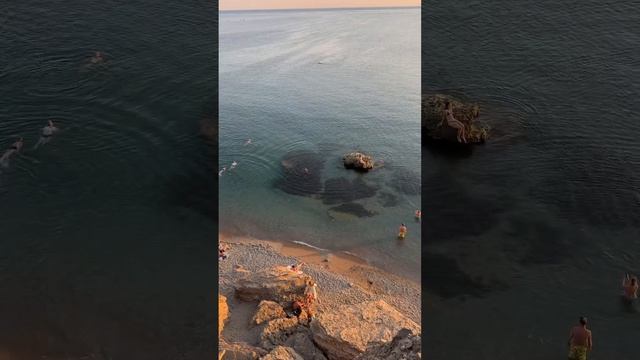 Очень красивый пляж в Крыму - Меганом #море #природа #путешествия смотреть онлайн