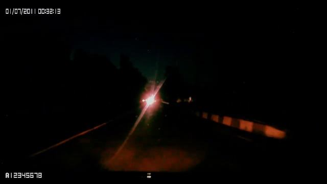 На встречку в лоб- вовремя увернулся, ул.Садовая. Белгород 16.07.2014 22:50 смотреть онлайн