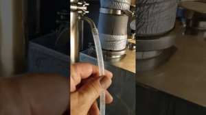 Экономим воду и электричество.)