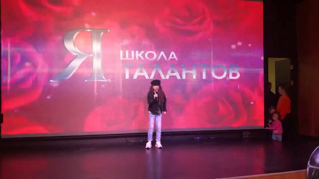 Лиза Головко «Хочу влюбиться» смотреть онлайн
