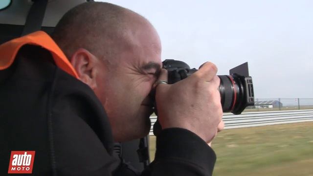 Spécial GT 2015 - Mercedes-AMG GT S, Jaguar F-Type R et Porsche 911 GTS : le making of AutoMoto смотреть онлайн