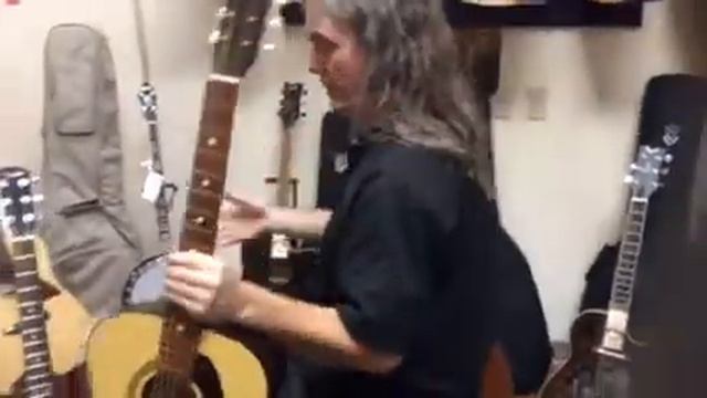 Vintage Harmony Vs Fender At Rocktown Music смотреть онлайн