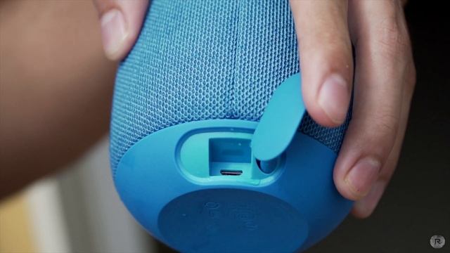 Logitech UE Wonderboom Bluetooth Speakers Hands On смотреть онлайн