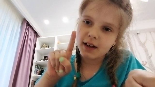 какой рукой Miki_Masha рисует лучше? смотреть онлайн
