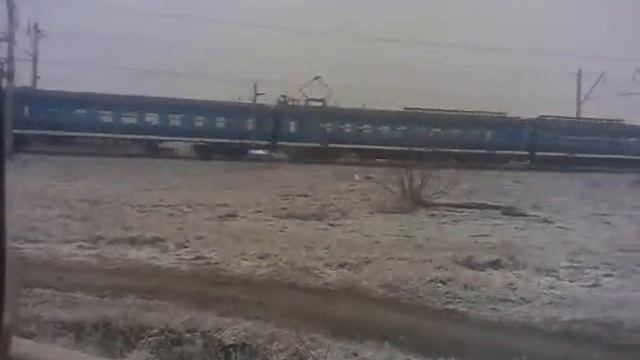 ЭД9М-0147 на переезде. Перегоне Иноземцево-Машук. смотреть онлайн