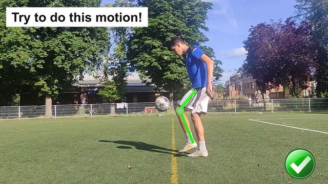 How to JUGGLE a Soccer Ball for Beginners (Do your first 100 JUGGLES) смотреть онлайн