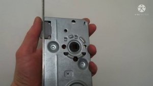 Скрипит ручка двери. Что делать?