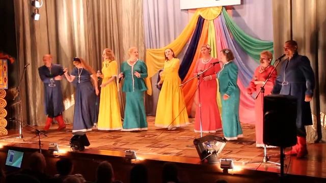 Вокальная группа Яйского РДК - Закружило все,завьюжило вокруг... смотреть онлайн
