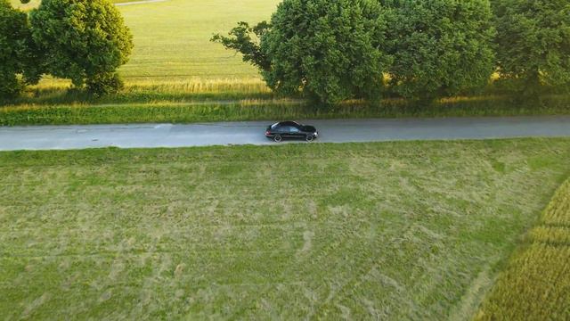 Mercedes-Benz E420 CDI V8 II Cinematic Drone Footage смотреть онлайн