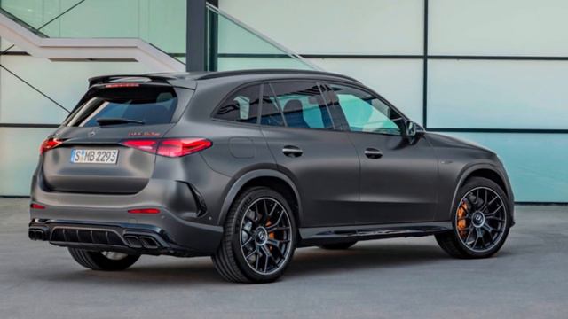 Mercedes-AMG GLC SUV Arrives With 671-HP Four-Cylinder Engine смотреть онлайн