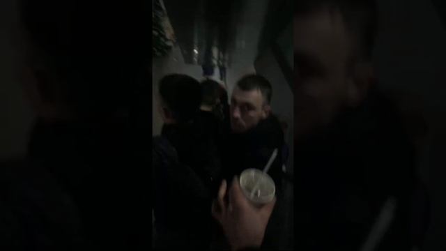 Первый раз в ТЦ?? смотреть онлайн