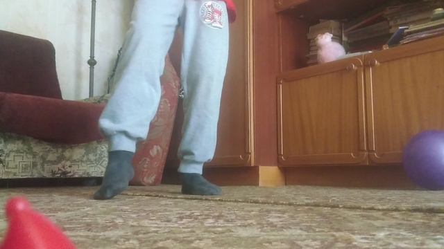 Сбиваю всех ёжиков, кроме жёлтого Часть 2 смотреть онлайн