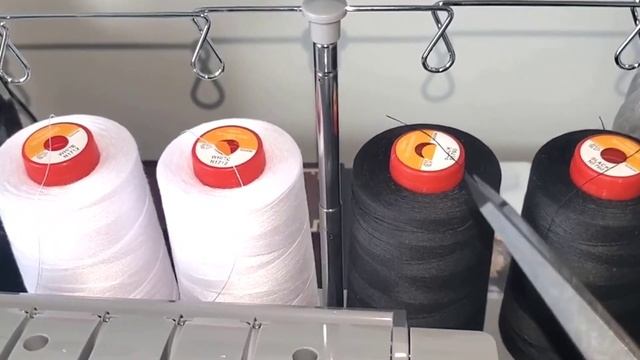 SINGER Heavy Duty Serger Overlock Machine Review смотреть онлайн