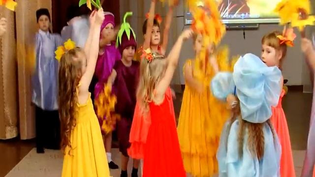 Танец "Осень пришла". Видео Юлии Буговой. смотреть онлайн