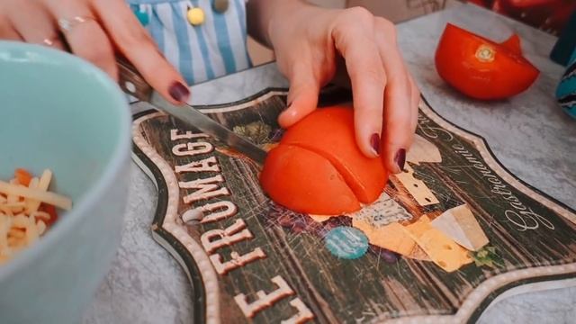 24 ЧАСА ПИТАЮСЬ ПО АЛФАВИТУ! ПРОТИВНЫЙ АЛФАВИТНЫЙ САЛАТ! Это Вообще Съедобно?! смотреть онлайн