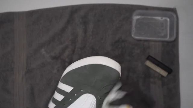 Cleaning Light Green Adidas Gazelle with | Crep Protect | and | Sneaky Trees | смотреть онлайн