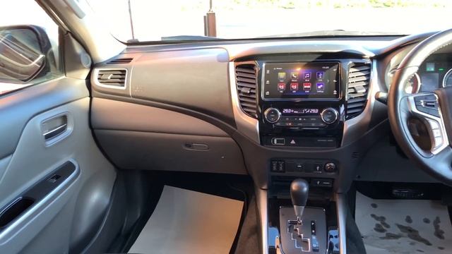 Mitsubishi L200 2.4 DI-D DC Challenger Auto 4WD 4dr смотреть онлайн