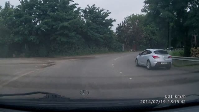Занесло, Ставропольский край, дорога Грушёвый-Ставрополь 19.07.2014 смотреть онлайн