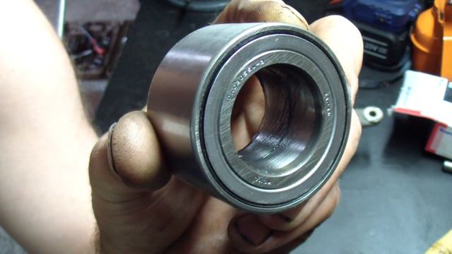 Как поменять ступичный подшипник квадроцикла.