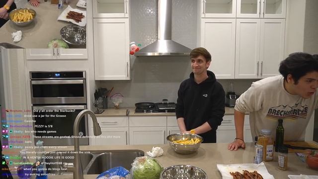 8/8/21 Gamers Attempt to Make Burgers смотреть онлайн