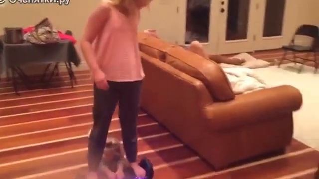 Мама попросила помыть полы, Mom asked to wash floors смотреть онлайн