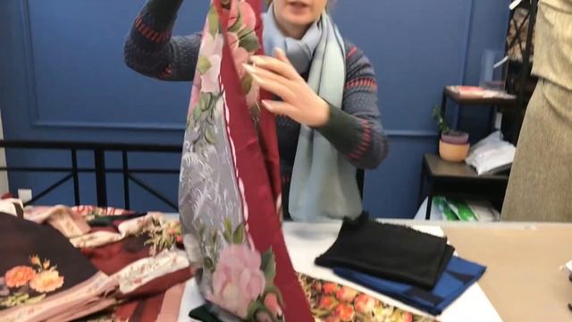 Шёлковые платки Dolce&Gabanna и палантины Mulberry | Studio Loscut смотреть онлайн