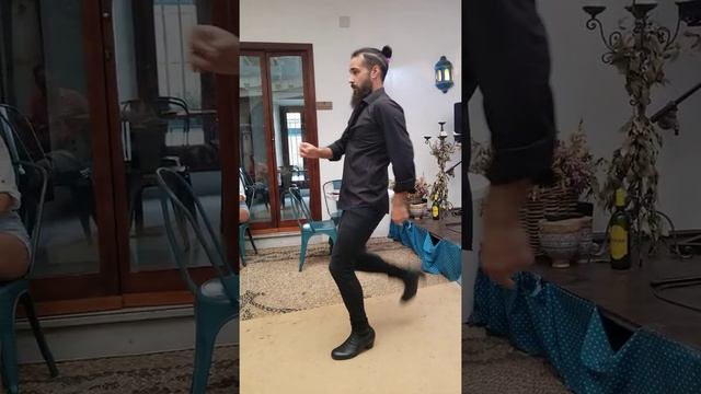 Great flamenco dancer in Cordoba. смотреть онлайн