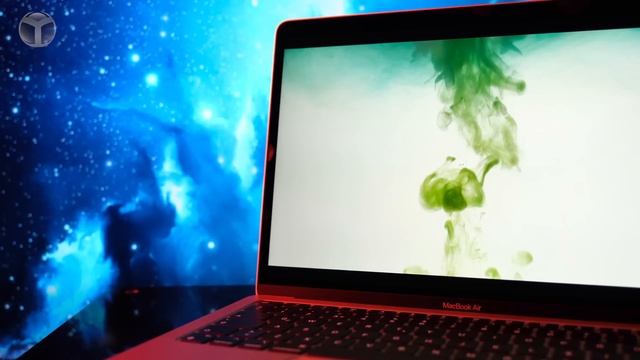M1 Işlemcili MacBook Air Kutusundan çıkıyor