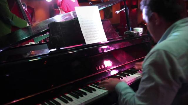 Alevtina Polyakova "Them there eyes" music by Maceo Pinkard смотреть онлайн