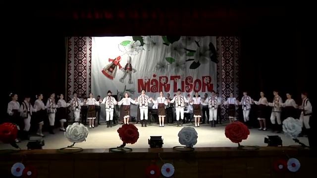 Ansamblul de dansuri populare ,, Hora Moldovei " Centrul Cultură Glodeni - Sîrba și bătuta смотреть онлайн