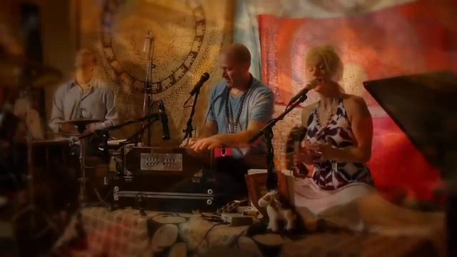 Experience Dattatreya Kirtan - 1.5 min смотреть онлайн