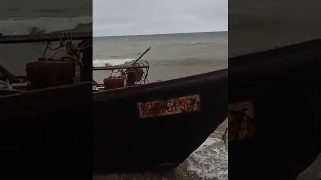 Северокорейское судно разбилось у берегов Приморья-2 смотреть онлайн