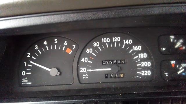 OPEL Omega A 2.0i 1987 Warmed up Engine, Revving on LPG смотреть онлайн