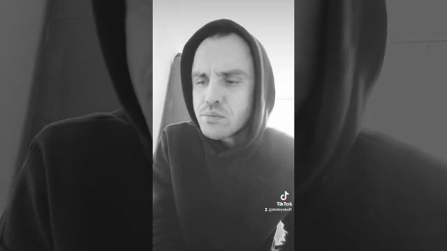 Просто подпевал под гитару) смотреть онлайн
