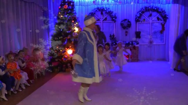Детский сад № 144. НОВОГОДНИЙ УТРЕННИК 2018 год смотреть онлайн