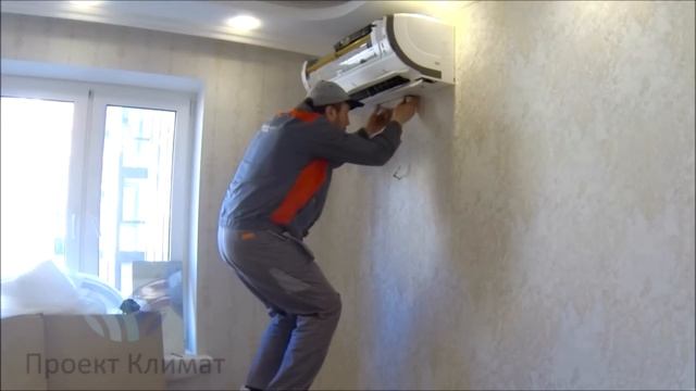 Установка инверторного кондиционера Daikin UruruSarara FTXZ25N / RXZ25N смотреть онлайн