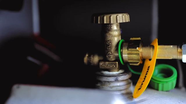 Wie wechselt man die Gasflaschen im Grand California 600/680? | California Zentrum Bodensee смотреть онлайн