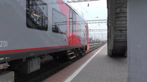 Поезда на вокзале Краснодар-1.