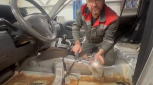 SUZUKI GRAND VITARA. Замена порогов и ремонт днища