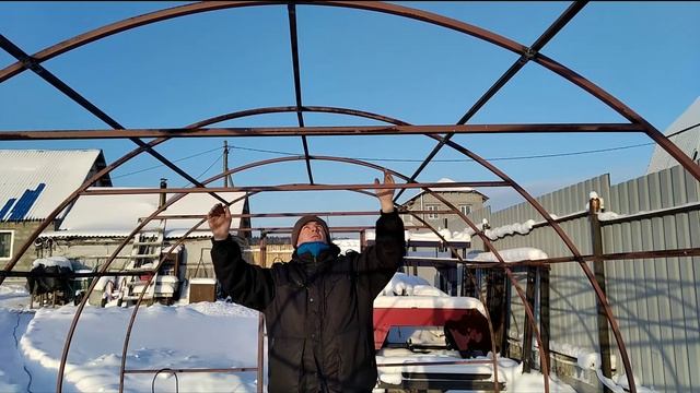 монтаж каркаса теплицы