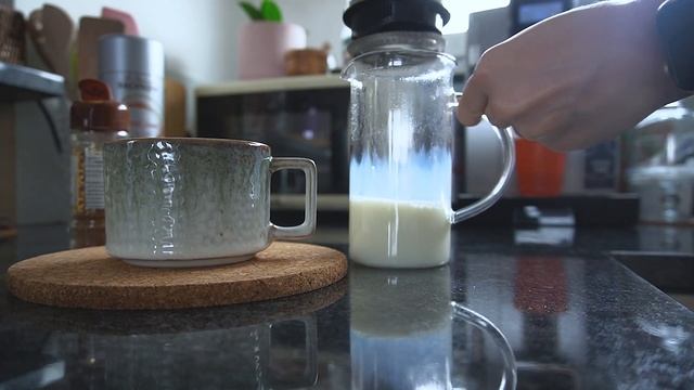 КАК приготовить КАПУЧИНО БЕЗ КОФЕМАШИНЫ? #капучинодома смотреть онлайн