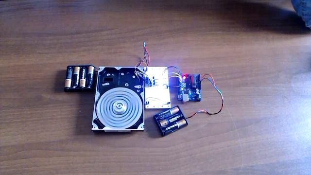 Мотор от HDD и Ардуино